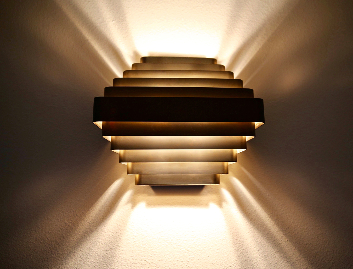 Jules-Wabbes-Bronze-Sconce